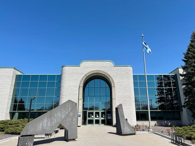 Case against ex-Mountie charged with helping China can go ahead in Quebec, judge says | iNFOnews.ca