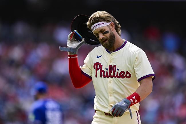 Toronto's Chris Bassitt shuts down Phillies' offense, ends home winning streak at 11 games | iNFOnews.ca