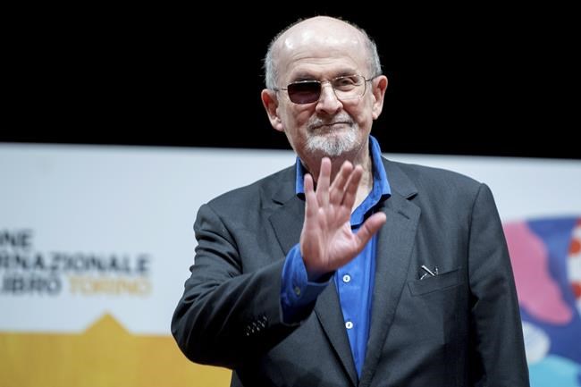 Alleged Rushdie attacker, awaiting trial in New York, could still face federal charges, lawyer says | iNFOnews.ca