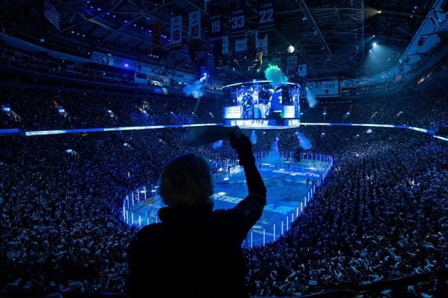 Snowbirds in Vancouver for puck-drop flyby as Canucks face Oilers | iNFOnews.ca