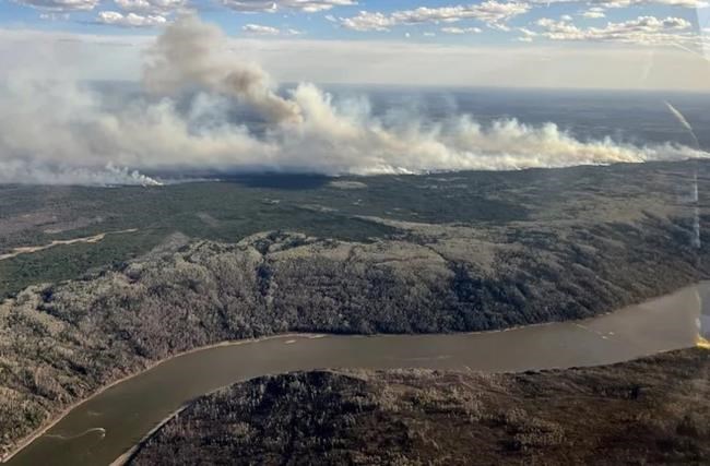 Fort McMurray under evacuation alert due to out-of-control wildfire nearby | iNFOnews.ca