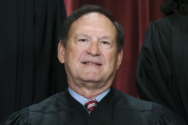 Justice Alito's home flew flag upside down after Trump's 'Stop the Steal' claims, report says | iNFOnews.ca Justice Alito's home flew flag upside down after Trump's 'Stop the Steal' claims, report says | iNFOnews.ca