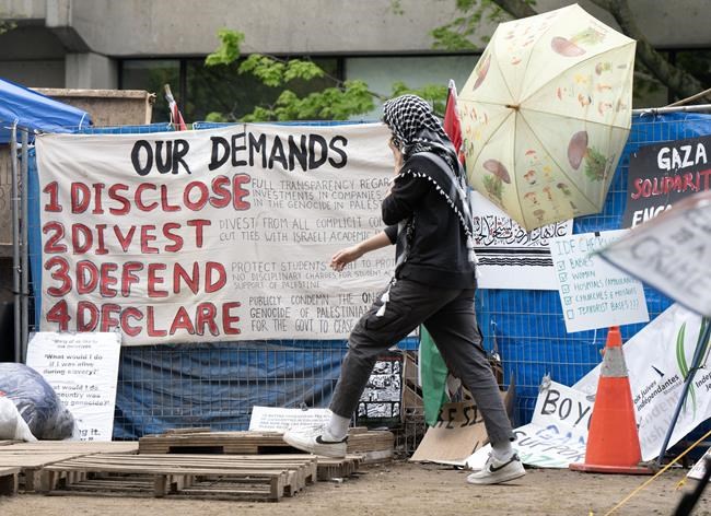 McGill seeking new injunction to dismantle pro-Palestinian encampment on campus | iNFOnews.ca McGill seeking new injunction to dismantle pro-Palestinian encampment on campus | iNFOnews.ca