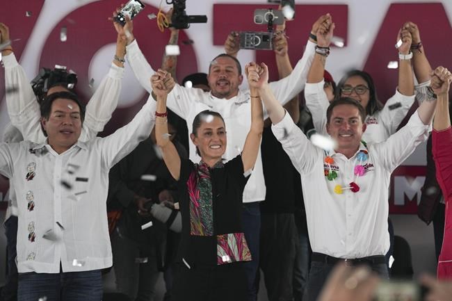 Mexico's presidential front-runner walks a thin, tense line in following outgoing populist | iNFOnews.ca