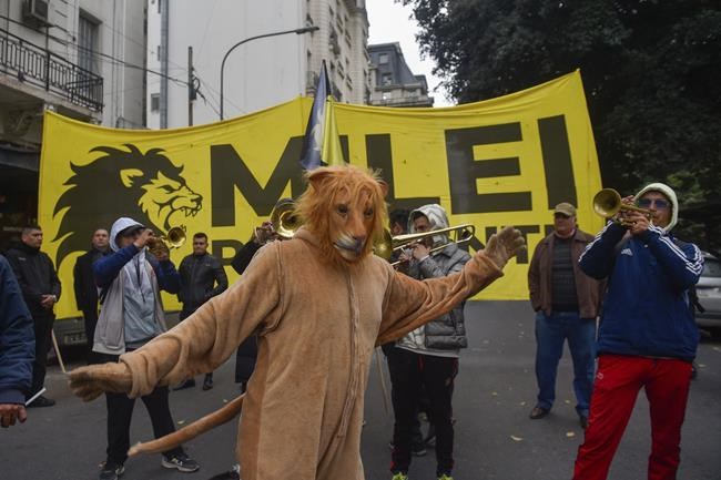 Javier Milei, the hard rocker in Argentina's highest office, turns his book talk into wild show | iNFOnews.ca