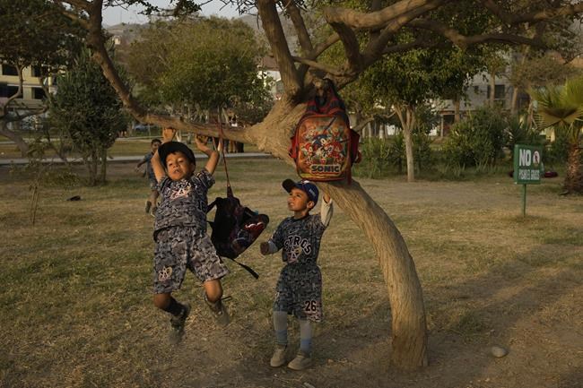 Baseball becomes a shelter for Venezuelan children in soccer-mad Peru | iNFOnews.ca Baseball becomes a shelter for Venezuelan children in soccer-mad Peru | iNFOnews.ca
