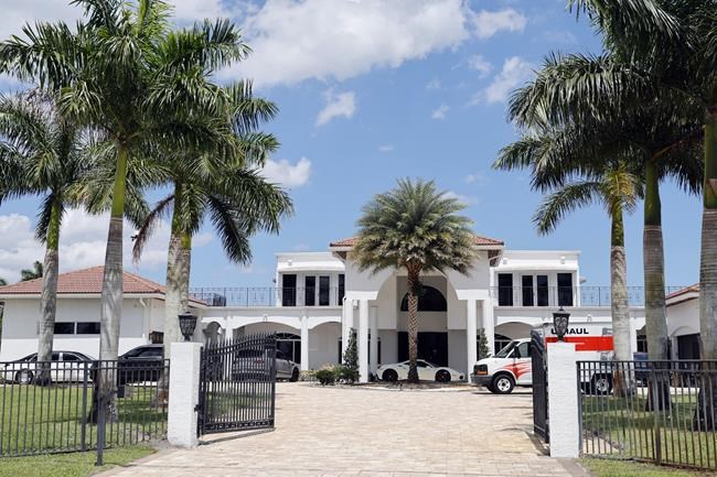 Rapper Sean Kingston and his mother stole more than $1 million through fraud, authorities say | iNFOnews.ca Rapper Sean Kingston and his mother stole more than $1 million through fraud, authorities say | iNFOnews.ca