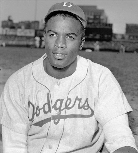 Jackie Robinson is rebuilt in bronze in Colorado after theft of statue from Kansas park | iNFOnews.ca