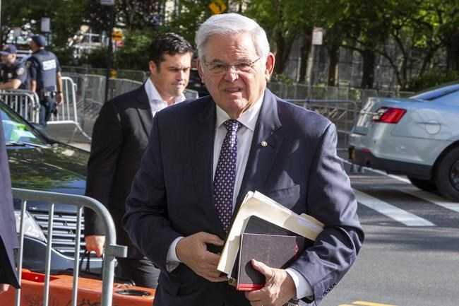 Prosecutors build their case at bribery trial of Sen. Bob Menendez with emails and texts | iNFOnews.ca