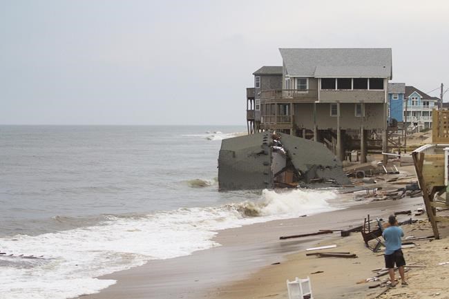 A 6th house has collapsed into the Atlantic Ocean along North Carolina's Outer Banks | iNFOnews.ca