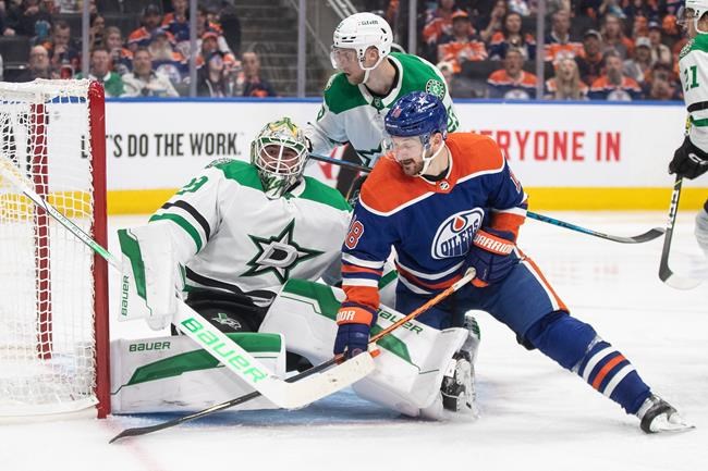 'Unflappable' Stars goaltender Jake Oettinger back in form after trying season | iNFOnews.ca