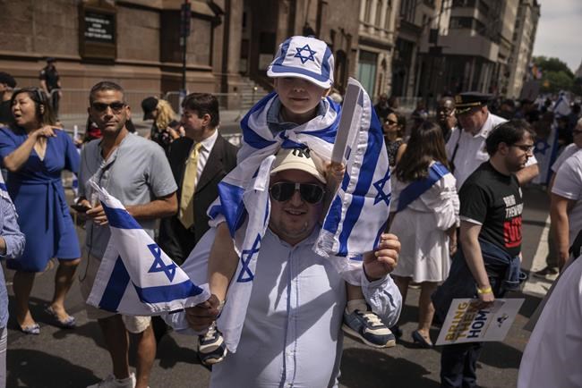 Parade for Israel in NYC focuses on solidarity this year as Gaza war casts a grim shadow | iNFOnews.ca