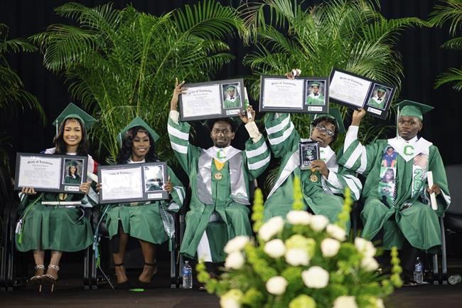 New Orleans valedictorian lived in a homeless shelter as he rose to the top of his class | iNFOnews.ca