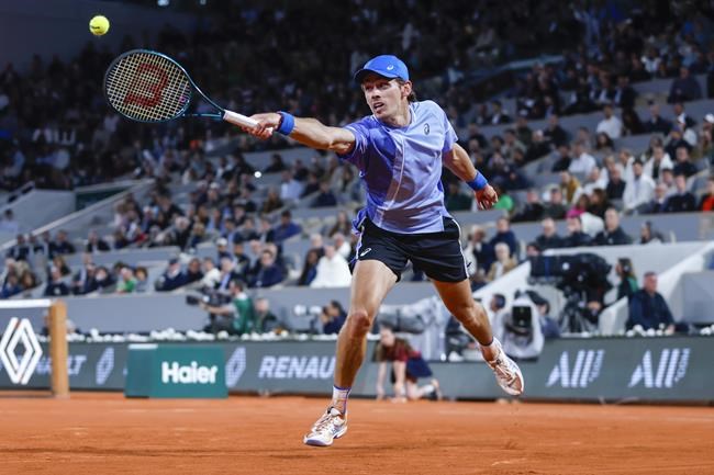 Mirra Andreeva reaches the French Open semifinals at age 17, and will face Jasmine Paolini, 28 | iNFOnews.ca