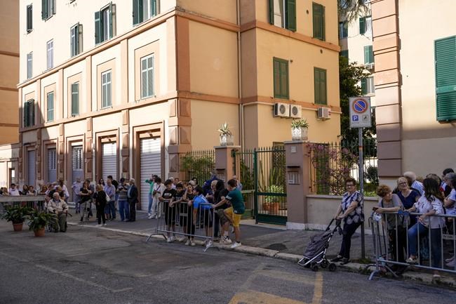 Papal switcheroo as Francis changes plans at last minute to visit different Rome community | iNFOnews.ca Papal switcheroo as Francis changes plans at last minute to visit different Rome community | iNFOnews.ca