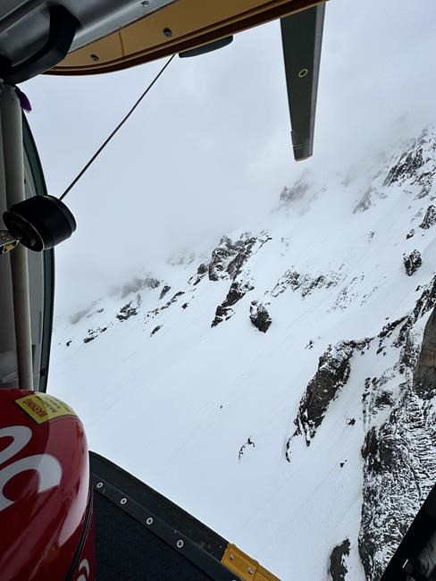 Search suspended for three mountaineers missing near Squamish, B.C., RCMP say | iNFOnews.ca