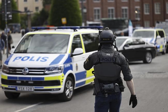 Swedish police detained 19 pro-Palestinian activists who barricaded themselves inside a university | iNFOnews.ca Swedish police detained 19 pro-Palestinian activists who barricaded themselves inside a university | iNFOnews.ca