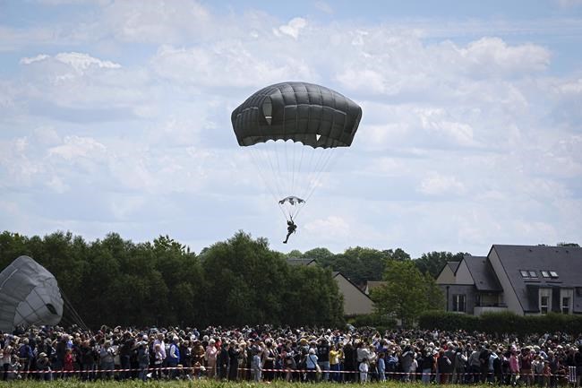 Members of Congress commemorate D-Day with their own parachute jump over Normandy | iNFOnews.ca