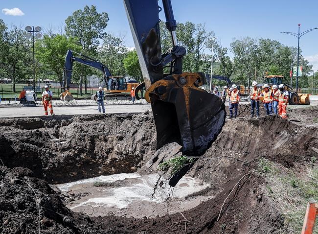 'We will run out': Calgarians urged to keep cutting water, repairs days away | iNFOnews.ca