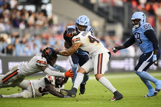 Veteran running back Carey enjoys solid debut in Argos win over Lions | iNFOnews.ca Veteran running back Carey enjoys solid debut in Argos win over Lions | iNFOnews.ca