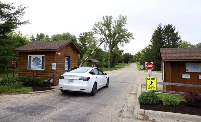 Suspect in shooting of 3 deputies in Illinois had multiple firearms, sheriff says | iNFOnews.ca Suspect in shooting of 3 deputies in Illinois had multiple firearms, sheriff says | iNFOnews.ca