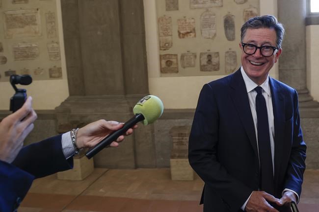 Pope Francis meets more than 100 comedians at the Vatican: 'You also make God smile' | iNFOnews.ca Pope Francis meets more than 100 comedians at the Vatican: 'You also make God smile' | iNFOnews.ca