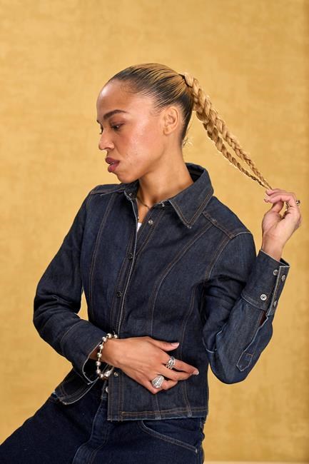 Zsela is letting go and leaning into uncertainty with her debut album ‘Big For You’ | iNFOnews.ca Zsela is letting go and leaning into uncertainty with her debut album ‘Big For You’ | iNFOnews.ca