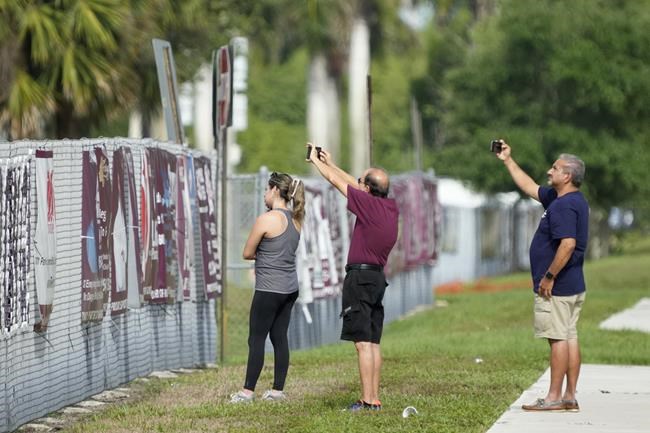 Demolition of the Parkland classroom building where 17 died in 2018 shooting begins | iNFOnews.ca Demolition of the Parkland classroom building where 17 died in 2018 shooting begins | iNFOnews.ca