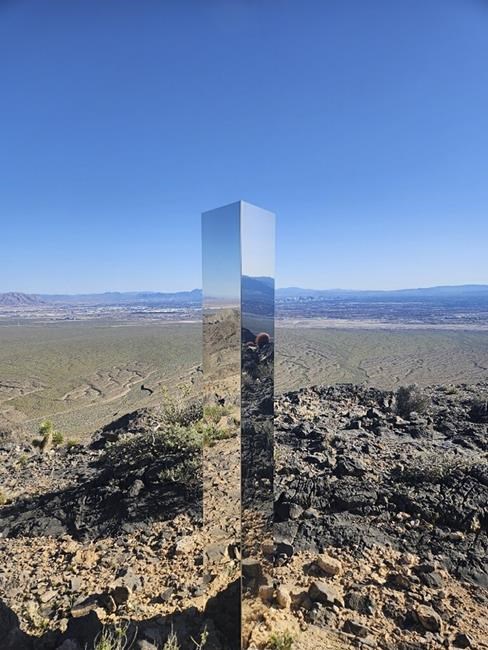 Gleaming monolith pops up in Nevada desert, the latest in a series of quickly vanishing structures | iNFOnews.ca Gleaming monolith pops up in Nevada desert, the latest in a series of quickly vanishing structures | iNFOnews.ca
