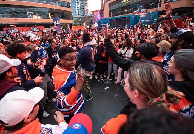 Down and stressed after early losses, Oilers fans getting their confidence back | iNFOnews.ca