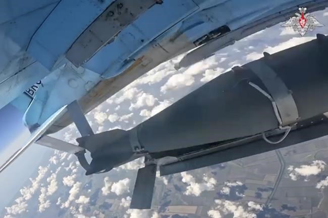 Russia obliterates Ukraine's front-line towns faster with hacked bombs and expanded air base network | iNFOnews.ca