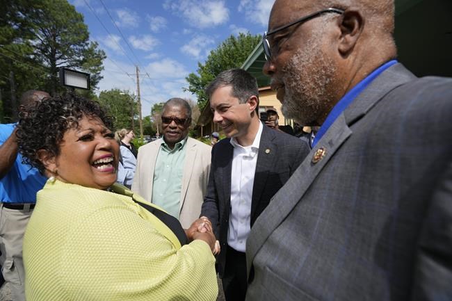 Buttigieg tours Mississippi civil rights site and says transportation is key to equity in the US | iNFOnews.ca Buttigieg tours Mississippi civil rights site and says transportation is key to equity in the US | iNFOnews.ca