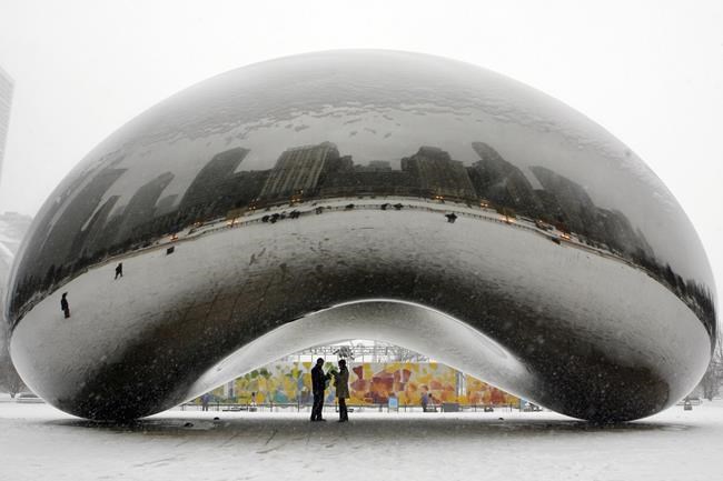Chicago's iconic 'Bean' sculpture reopens to tourists after nearly a year of construction | iNFOnews.ca