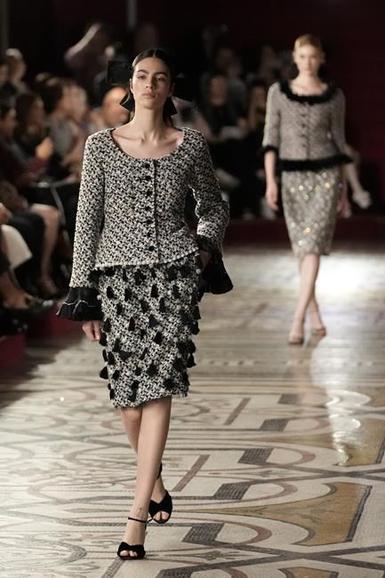 Chanel goes to the opera in a gleaming but designer-less couture collection | iNFOnews.ca