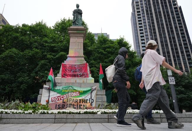 Pro-Palestinian protesters and counter-protesters face off at new Montreal encampment | iNFOnews.ca Pro-Palestinian protesters and counter-protesters face off at new Montreal encampment | iNFOnews.ca