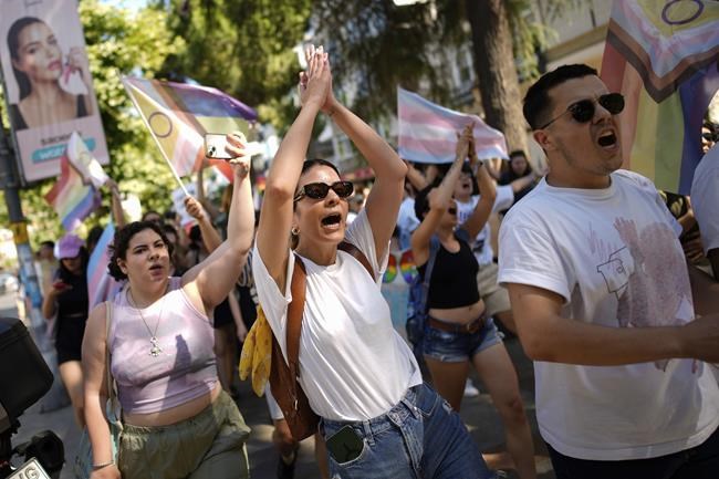 Impromptu LGBTQ+ protest in Istanbul after governor bans Pride march | iNFOnews.ca