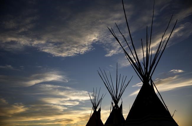 Senator wants Washington Commanders to pay tribute to an old logo that offends many Indigenous | iNFOnews.ca Senator wants Washington Commanders to pay tribute to an old logo that offends many Indigenous | iNFOnews.ca
