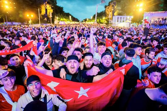 Demiral's double helps Turkey beat Austria 2-1 to set up Euro 2024 quarterfinal vs. the Netherlands | iNFOnews.ca Demiral's double helps Turkey beat Austria 2-1 to set up Euro 2024 quarterfinal vs. the Netherlands | iNFOnews.ca