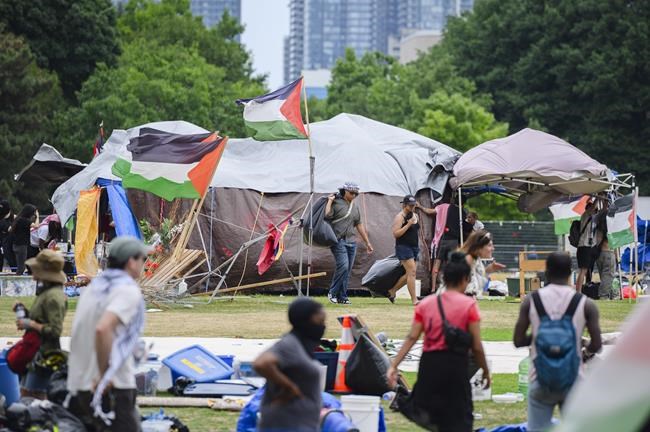 Pro-Palestinian protesters leave UofT encampment ahead of court-ordered deadline | iNFOnews.ca