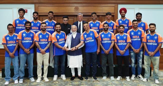 India cricketers feted in victory parade in Mumbai after winning Twenty20 World Cup | iNFOnews.ca India cricketers feted in victory parade in Mumbai after winning Twenty20 World Cup | iNFOnews.ca