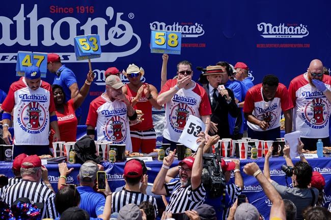 Patrick Bertoletti of Chicago wins his first men’s title at annual Nathan’s hot dog eating contest. | iNFOnews.ca Patrick Bertoletti of Chicago wins his first men’s title at annual Nathan’s hot dog eating contest. | iNFOnews.ca