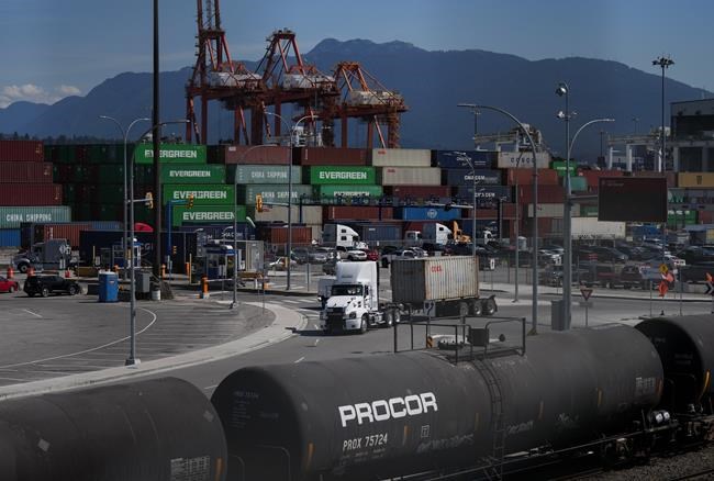 B.C. ship and dock foremen issue 72-hour strike notice to employer | iNFOnews.ca