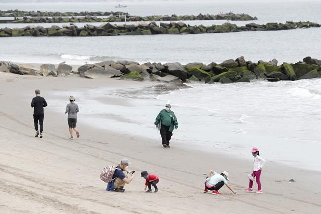 2 teenagers die while swimming at New York's Coney Island Beach | iNFOnews.ca 2 teenagers die while swimming at New York's Coney Island Beach | iNFOnews.ca
