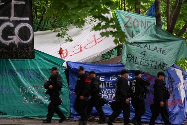 1 arrest, McGill University windows smashed in pro-Palestinian protest | iNFOnews.ca