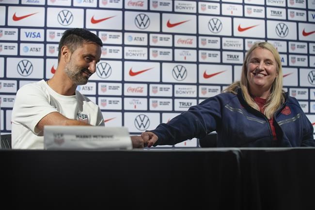 US women's coach Emma Hayes sidesteps equal pay question if high-priced star takes over American men | iNFOnews.ca