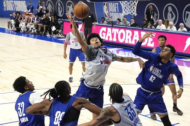 Centre Ulrich Chomche signs two-way deal with Toronto Raptors | iNFOnews.ca Centre Ulrich Chomche signs two-way deal with Toronto Raptors | iNFOnews.ca