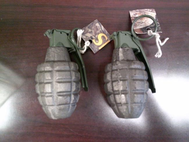 Inert grenades found in a bag cause evacuation at a Hawaii airport, man arrested | iNFOnews.ca Inert grenades found in a bag cause evacuation at a Hawaii airport, man arrested | iNFOnews.ca