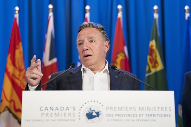 Manitoba, N.L., only provinces to offer publicly to take asylum seekers from Quebec | iNFOnews.ca