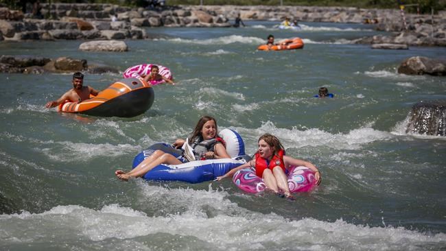 Western Canada sweats in renewed heat wave, rivergoers told to avoid cheap floaties | iNFOnews.ca
