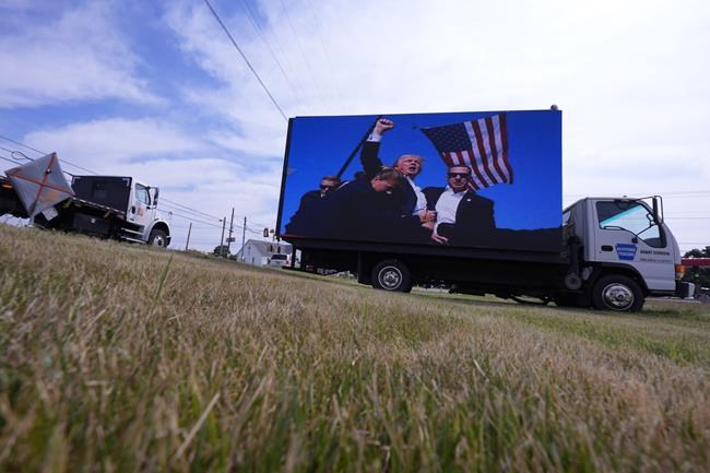 Rally shooter had photos of Trump, Biden and other US officials on his phone, AP sources say | iNFOnews.ca Rally shooter had photos of Trump, Biden and other US officials on his phone, AP sources say | iNFOnews.ca
